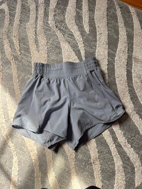 lululemon athletica Light Gray 2.5 inch hotty hot Athletic Shorts